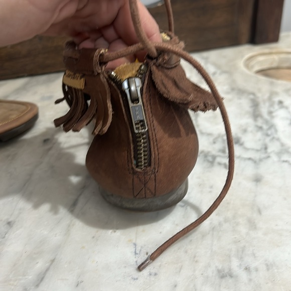 Caterpillar Fringed Flat sandals - Picture 5 of 8